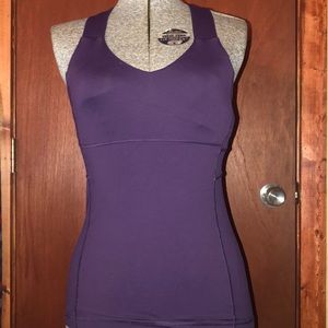 Women’s maroon lulu top